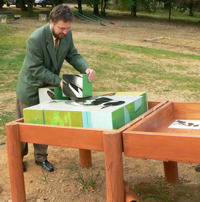 Játssz az óriás kockakirakóval!